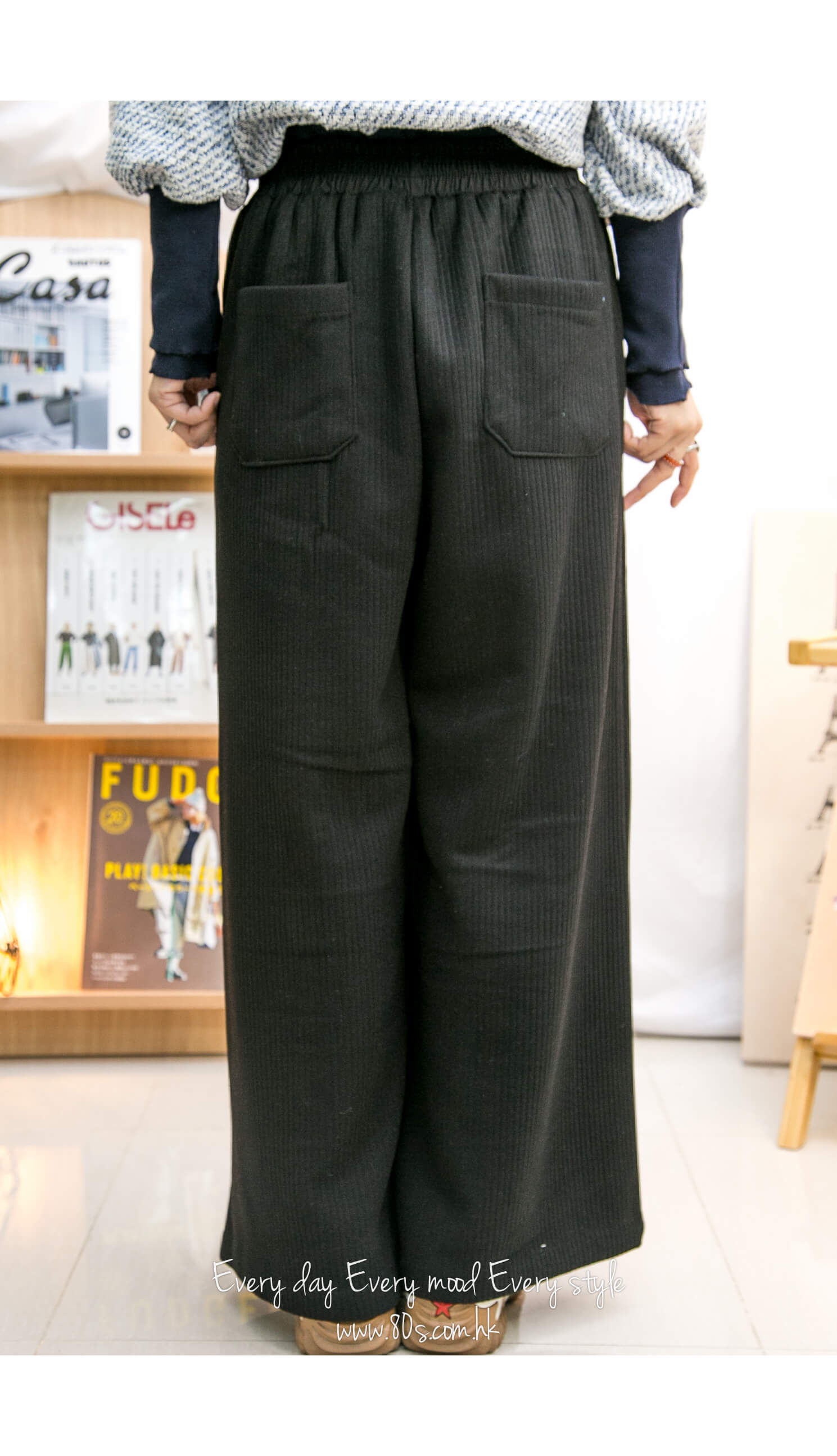 2215-1203- 隨意感 - 橡根腰束繩 ‧ 兩側袋 ‧ 坑紋絨絨料闊褲 (韓國)  